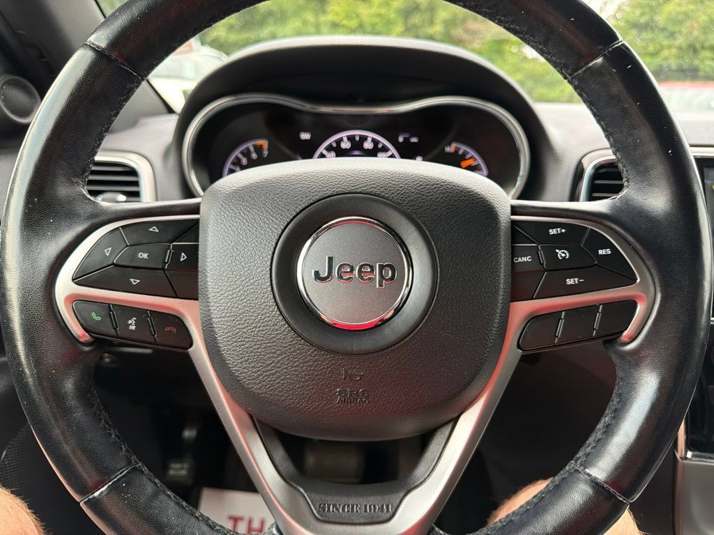 Used 2020 Jeep Grand Cherokee Altitude AWD/4WD image 28