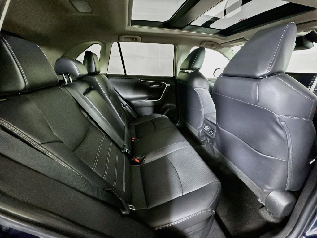 Used 2022 Toyota RAV4 Limited AWD/4WD image 28