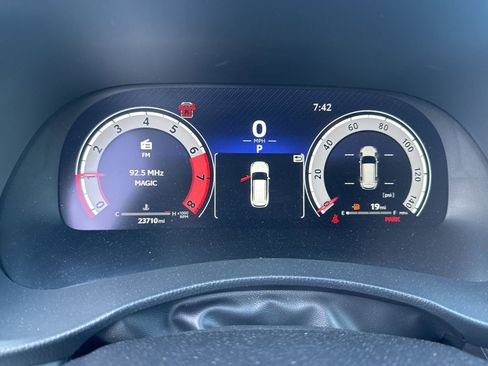 Used 2025 Toyota Highlander XSE image 10