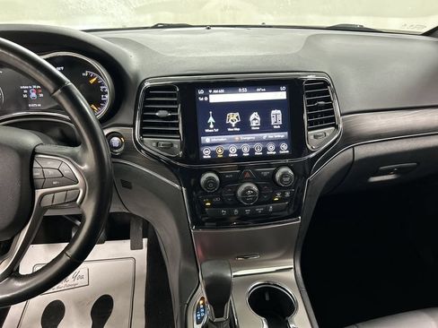 Used 2021 Jeep Grand Cherokee Limited AWD/4WD image 19