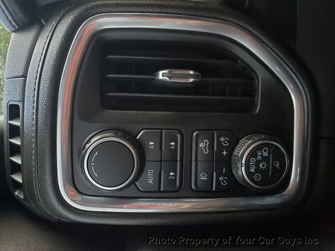 Used 2019 Chevrolet Silverado 1500 High Country w/ Technology Package image 32