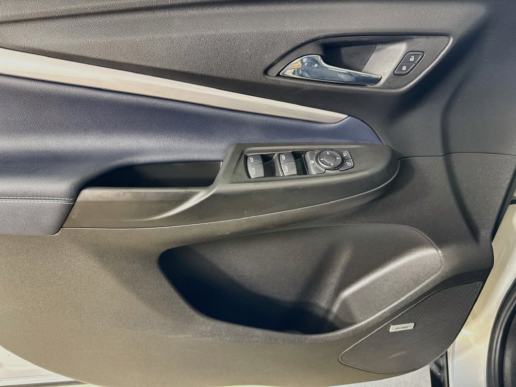 Used 2022 Chevrolet Bolt EUV Premier w/ Sun & Sound Package FWD image 20