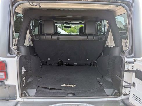 Used 2015 Jeep Wrangler Unlimited Sport AWD/4WD image 12