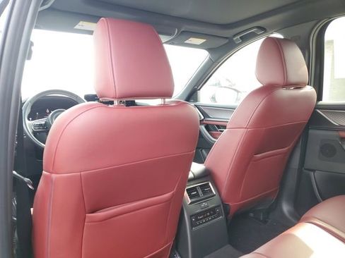 Certified 2025 MAZDA CX-70 Plug-In Hybrid w/ Premium Plus image 24