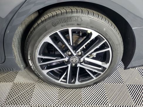 Used 2025 Toyota Camry XLE image 32