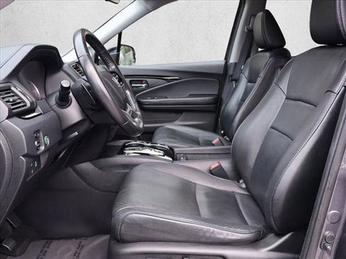 Used 2019 Honda Pilot Touring image 19