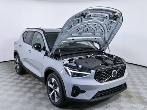 New 2026 Volvo XC40 B5 Plus w/ Protection Package Premier AWD/4WD image 32