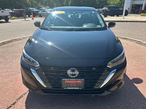 Used 2025 Nissan Sentra SV w/ Trunk Package image 8