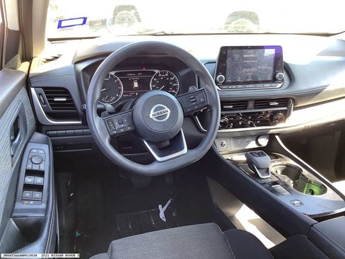Used 2021 Nissan Rogue S FWD image 10