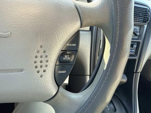 Used 1999 Ford Mustang Convertible RWD image 21