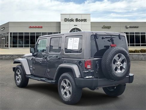 Used 2017 Jeep Wrangler Unlimited Sahara w/ Connectivity Group image 3