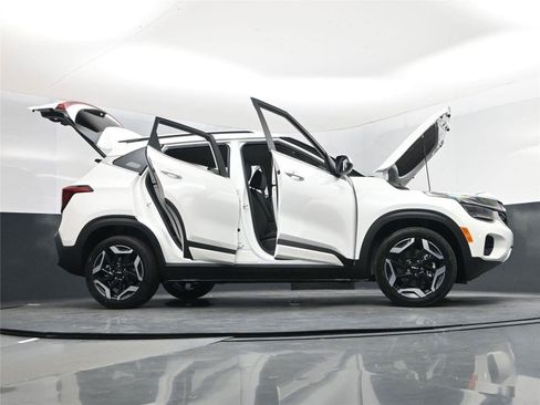 New 2026 Kia Seltos SX image 21