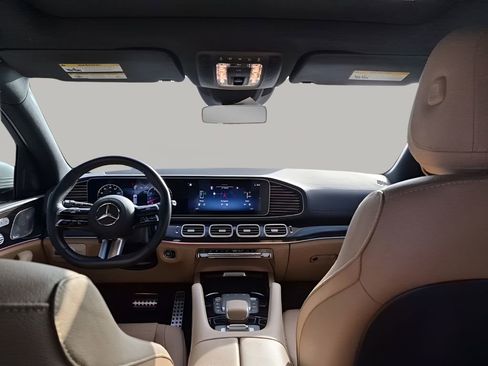 Used 2024 Mercedes-Benz GLS 450 4MATIC image 23