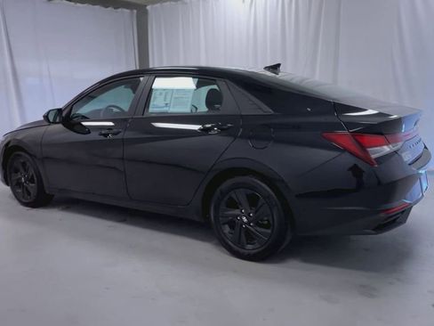 Used 2023 Hyundai Elantra SEL image 19