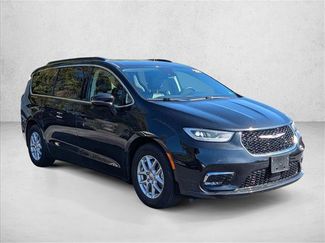 Used 2022 Chrysler Pacifica Touring-L video 3