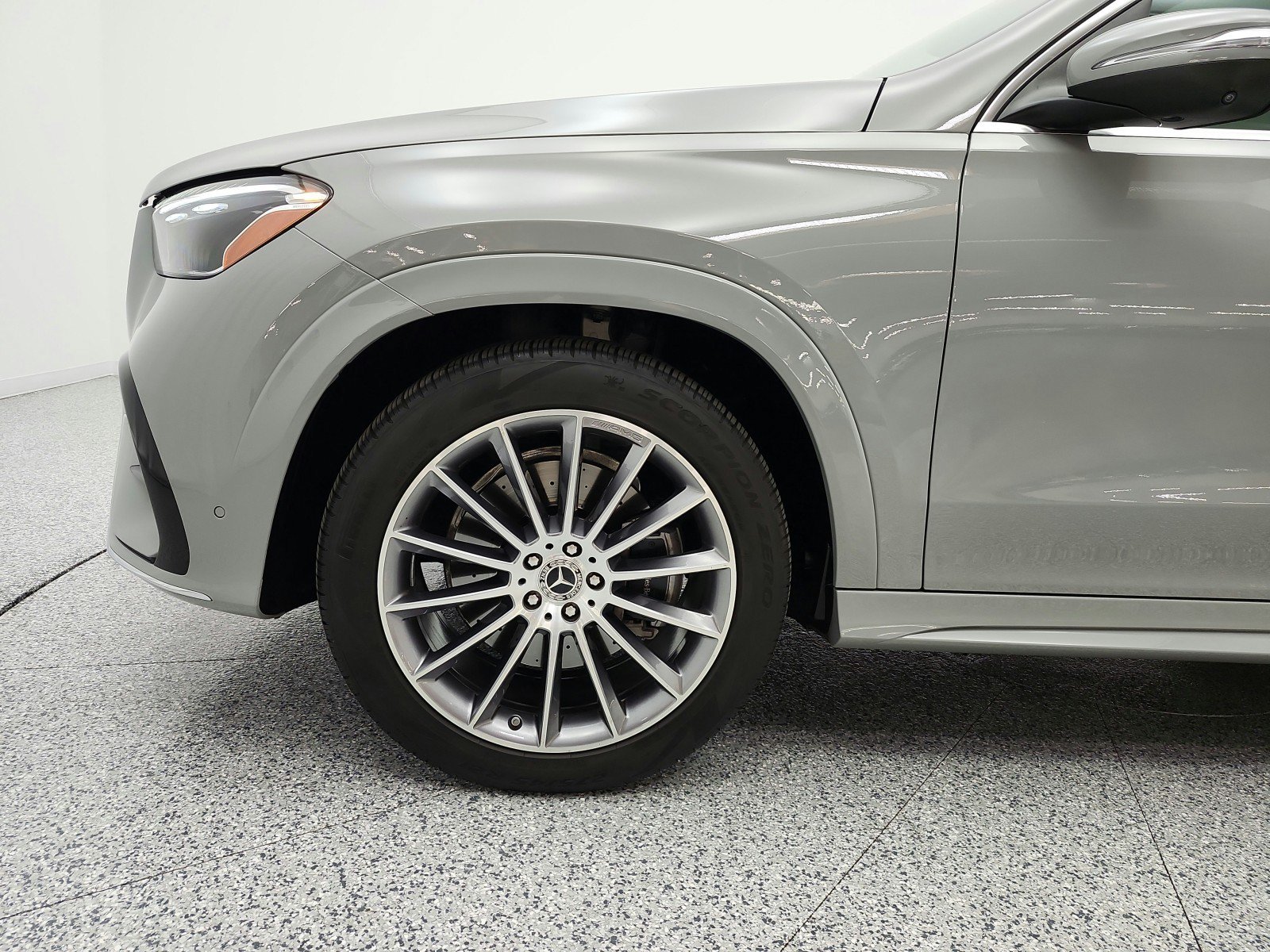 Used 2025 Mercedes-Benz GLE 450 4MATIC image 36