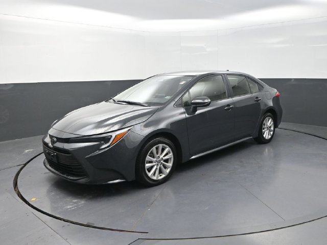Used 2026 Toyota Corolla LE w/ LE Premium Package FWD image 3