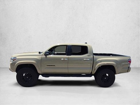Used 2017 Toyota Tacoma Limited w/ Tow Package AWD/4WD image 8