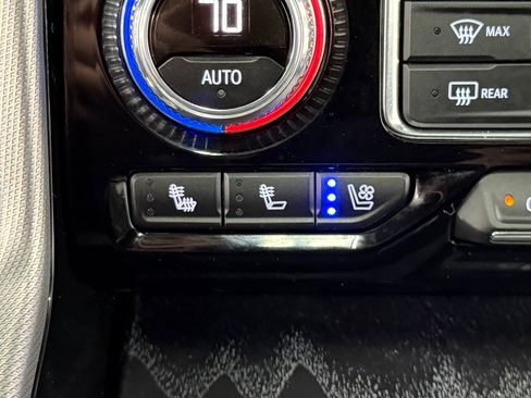 Used 2023 GMC Yukon Denali image 30