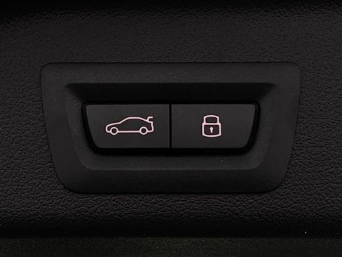 New 2026 BMW X5 xDrive50e image 8