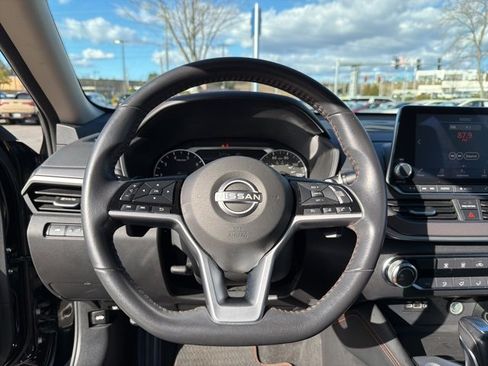 Used 2024 Nissan Altima 2.5 SR image 13