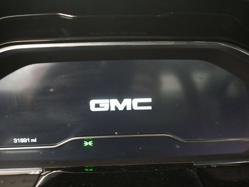 Used 2024 GMC Sierra 1500 Elevation w/ LPO, Elevation Black Package AWD/4WD image 11