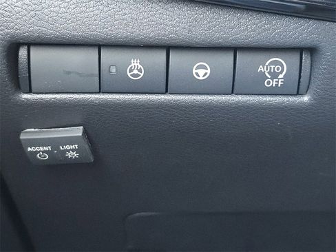 New 2026 Nissan Kicks SR w/ SR Premium Package FWD image 21