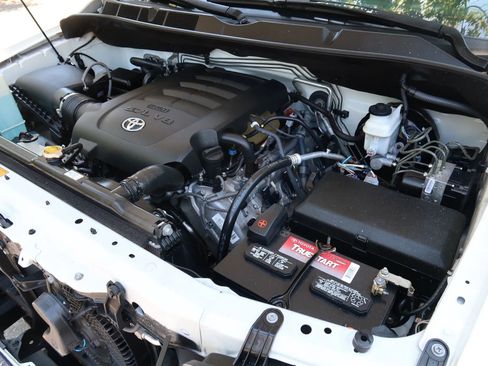 Used 2016 Toyota Sequoia Platinum RWD image 42