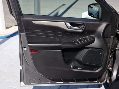 Used 2021 Ford Escape SE w/ Convenience Package image 11