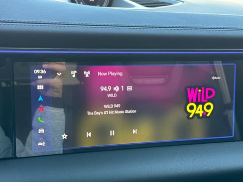 Used 2025 Porsche Macan 4 Electric image 22