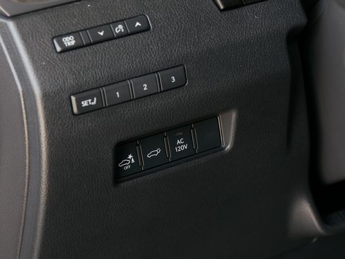Used 2025 Lexus GX 550 w/ Accessory Package (Z1) AWD/4WD image 28