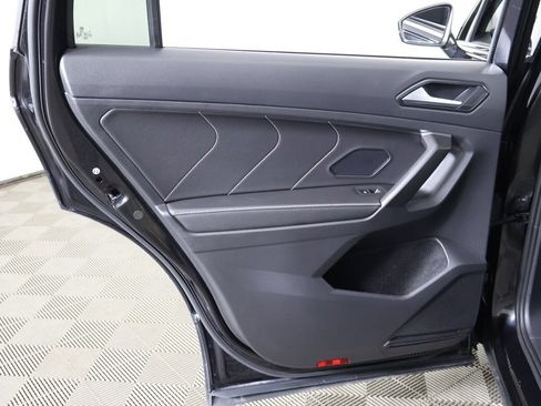 Used 2022 Volkswagen Tiguan SE FWD image 25
