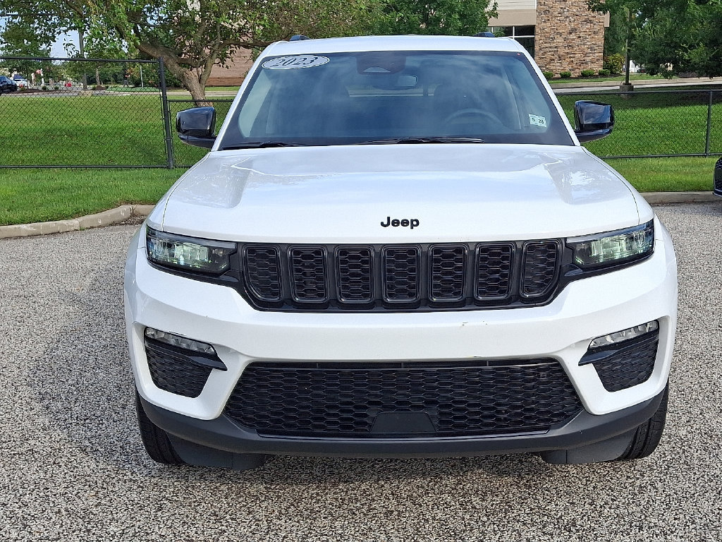 Used 2023 Jeep Grand Cherokee Limited w/ Black Appearance Package AWD/4WD image 2