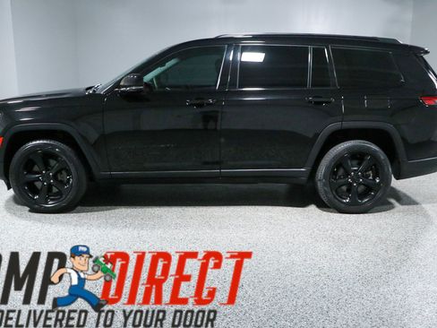 Used 2023 Jeep Grand Cherokee L Limited w/ Black Appearance Package AWD/4WD image 10