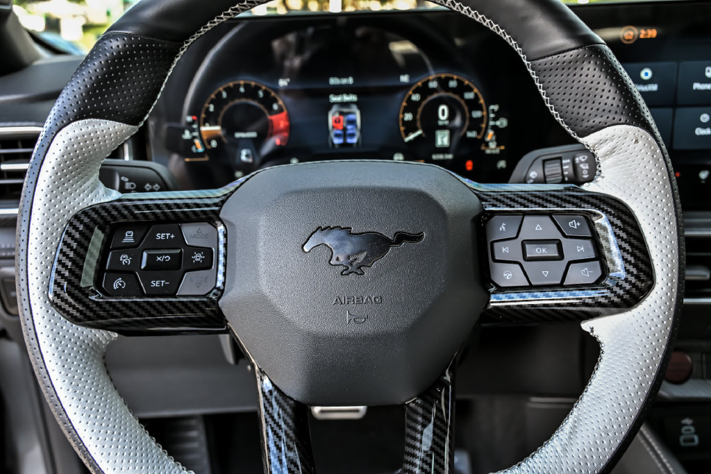 Certified 2025 Ford Mustang Coupe RWD image 18