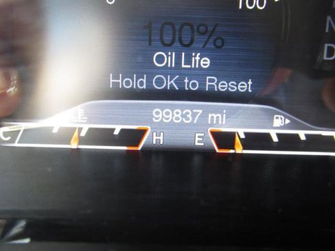 Used 2017 Jeep Cherokee Limited image 6