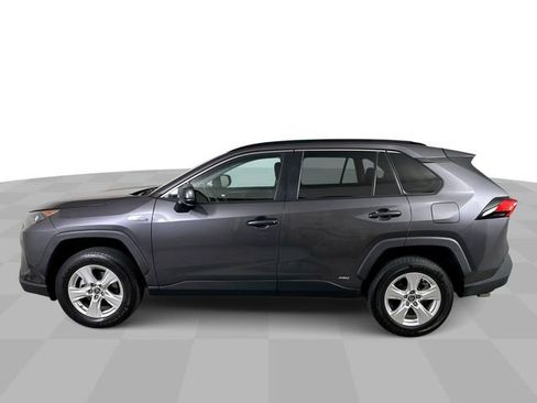 Used 2021 Toyota RAV4 LE AWD/4WD image 5