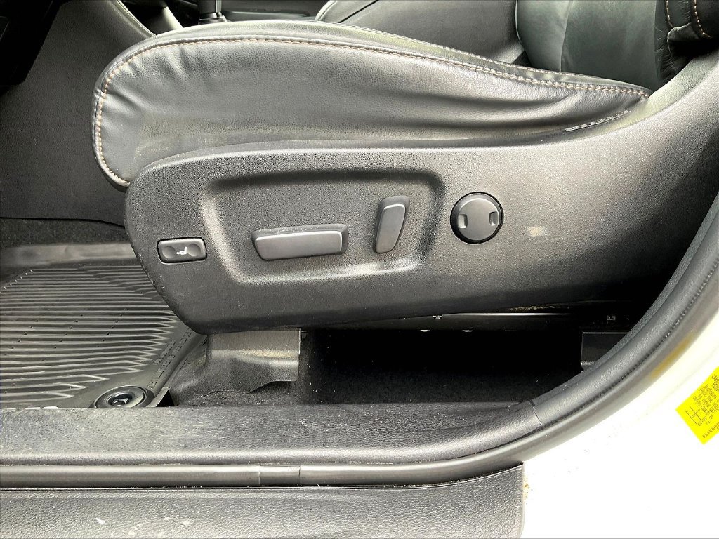 Used 2019 Toyota Highlander XLE AWD/4WD image 39