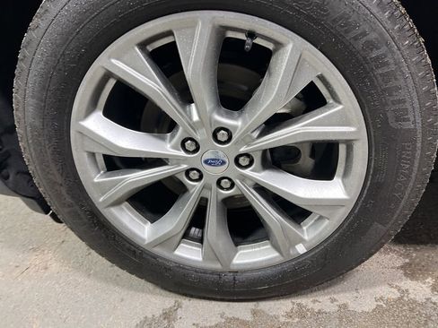 Used 2023 Ford Explorer Limited image 42