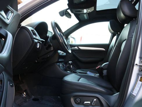 Used 2016 Audi Q3 2.0T Prestige w/ Prestige Package AWD/4WD image 19