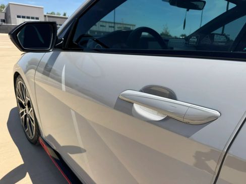 Used 2022 Hyundai Elantra N FWD image 17