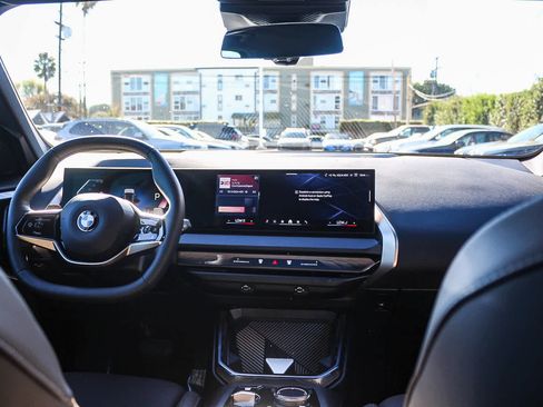 Used 2025 BMW X3 xDrive30i w/ Convenience Package image 12