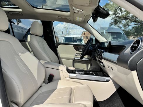 Certified 2022 Mercedes-Benz GLB 250 GLB 250 w/ Premium Package image 30