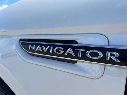 Used 2020 Lincoln Navigator Black Label w/ Cargo Convenience Package AWD/4WD image 32