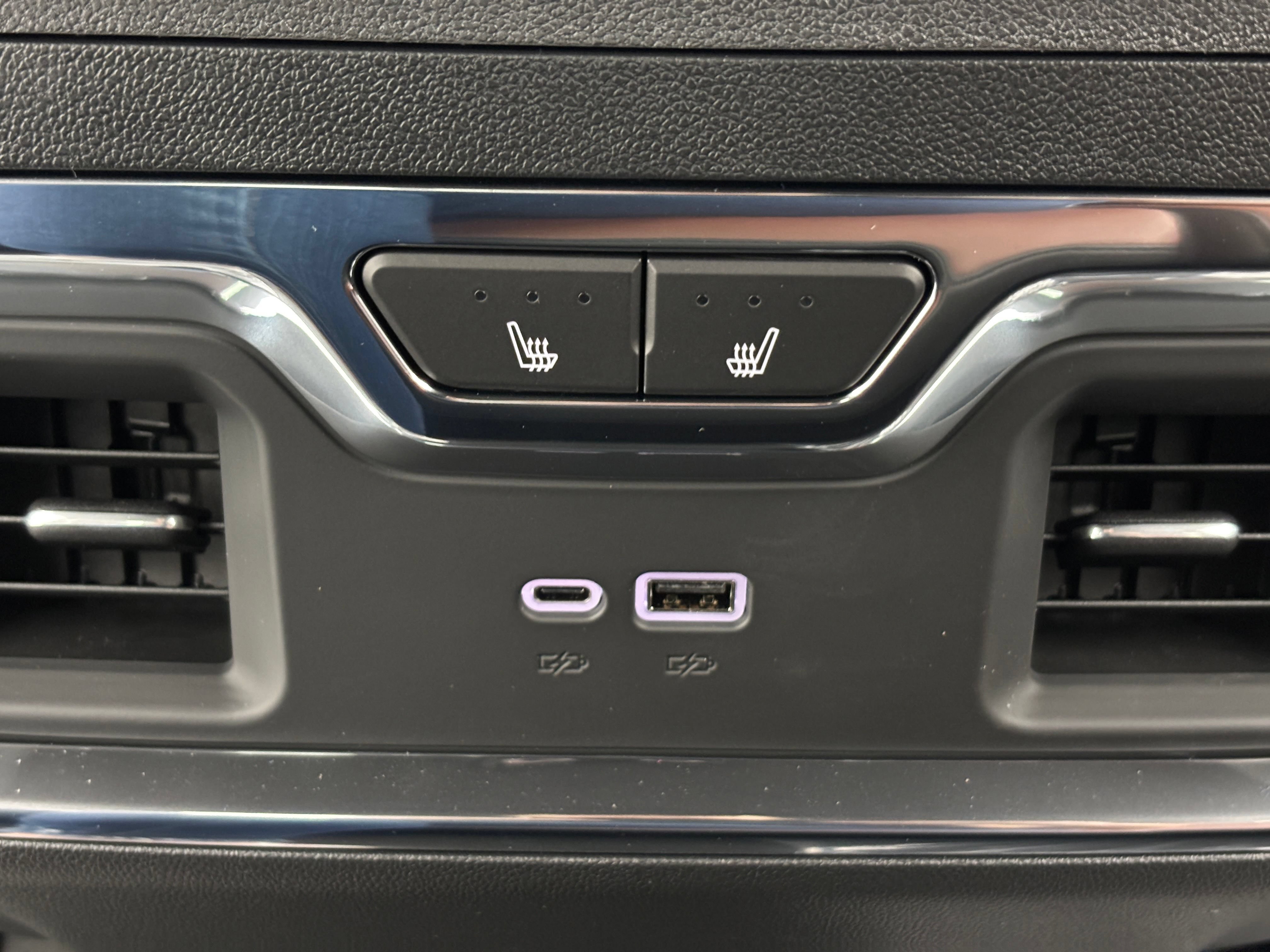 New 2026 GMC Sierra 2500 Denali Ultimate AWD/4WD image 8