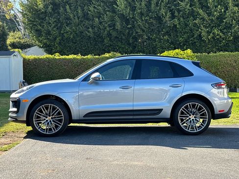 Used 2026 Porsche Macan AWD/4WD image 2