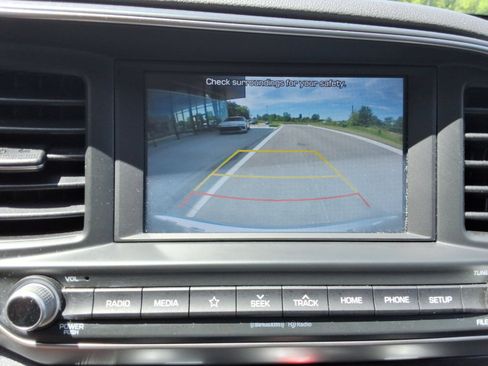Used 2020 Hyundai Elantra Value Edition w/ Cargo Package (C1) FWD image 16