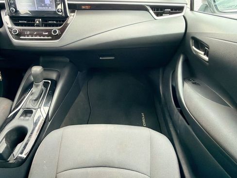 Used 2020 Toyota Corolla LE FWD image 17