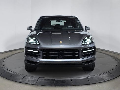 Used 2025 Porsche Cayenne AWD/4WD image 10
