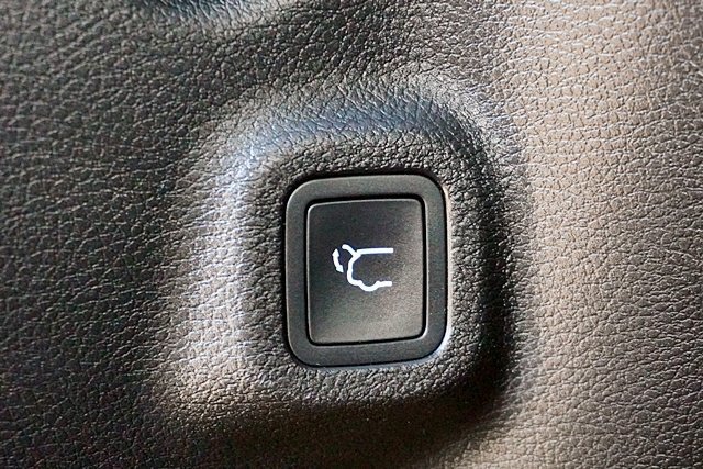Used 2018 Jeep Compass Limited w/ Navigation Group AWD/4WD image 22